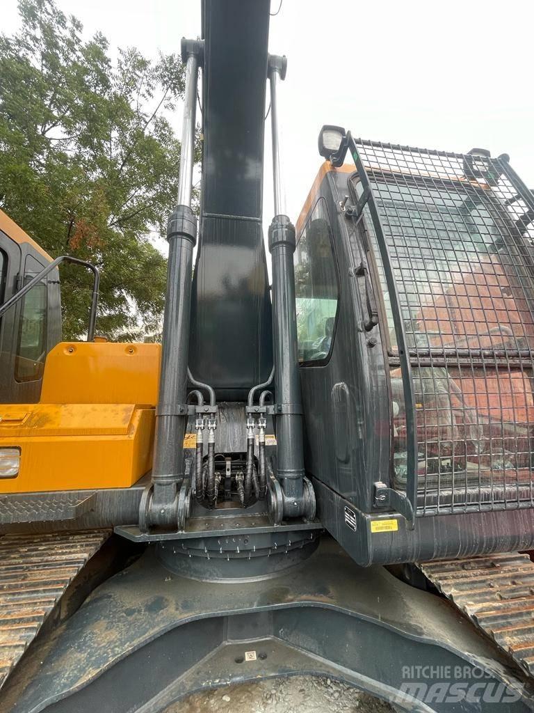 Hyundai R210 Pásová rýpadla