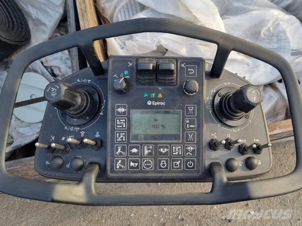 Epiroc FlexiROC T20R Povrchové vrtací stroje