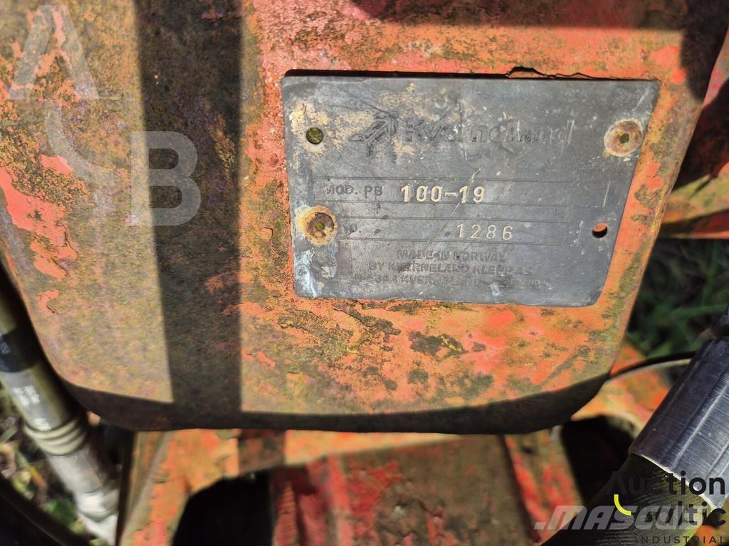 Kverneland 100-19 Oboustranné pluhy