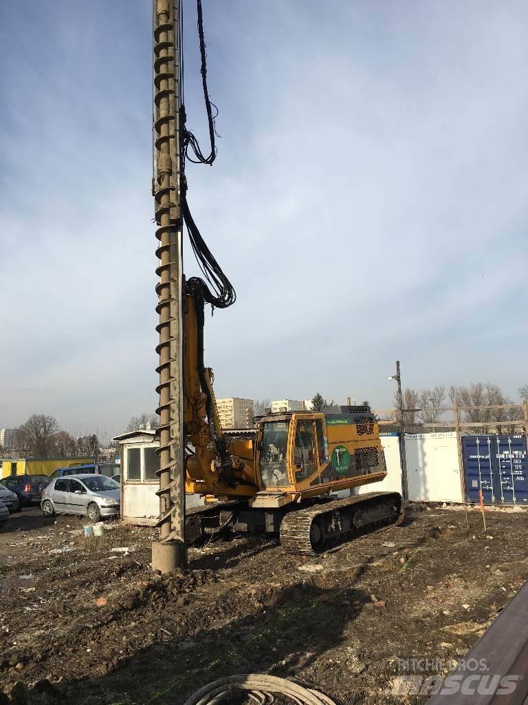 Bauer RTG 16 T Vibrační beranidla