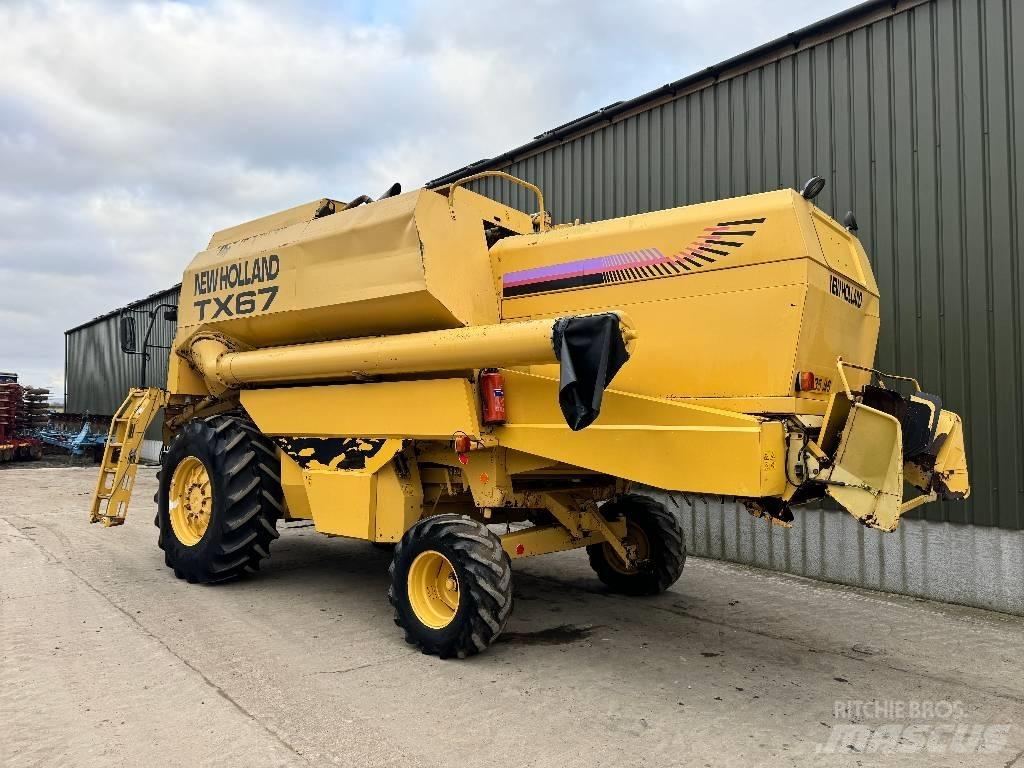 New Holland TX 67 Sklízecí mlátičky