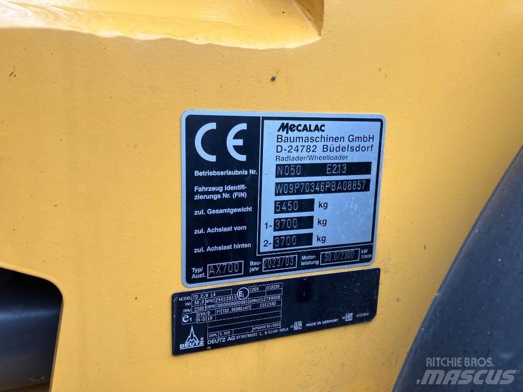 Mecalac AX 700 Kolové nakladače
