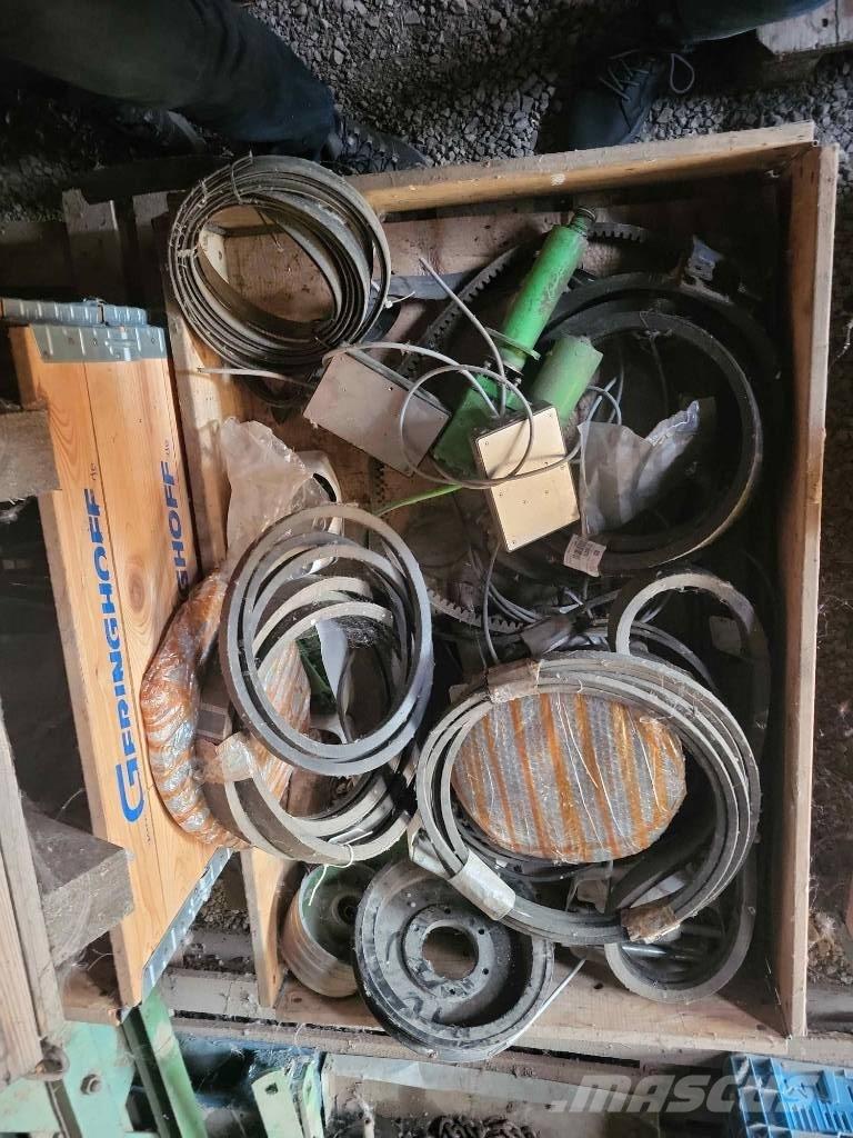 Deutz-Fahr 5660 HTS Příslušenství a náhradní díly ke kombajnům