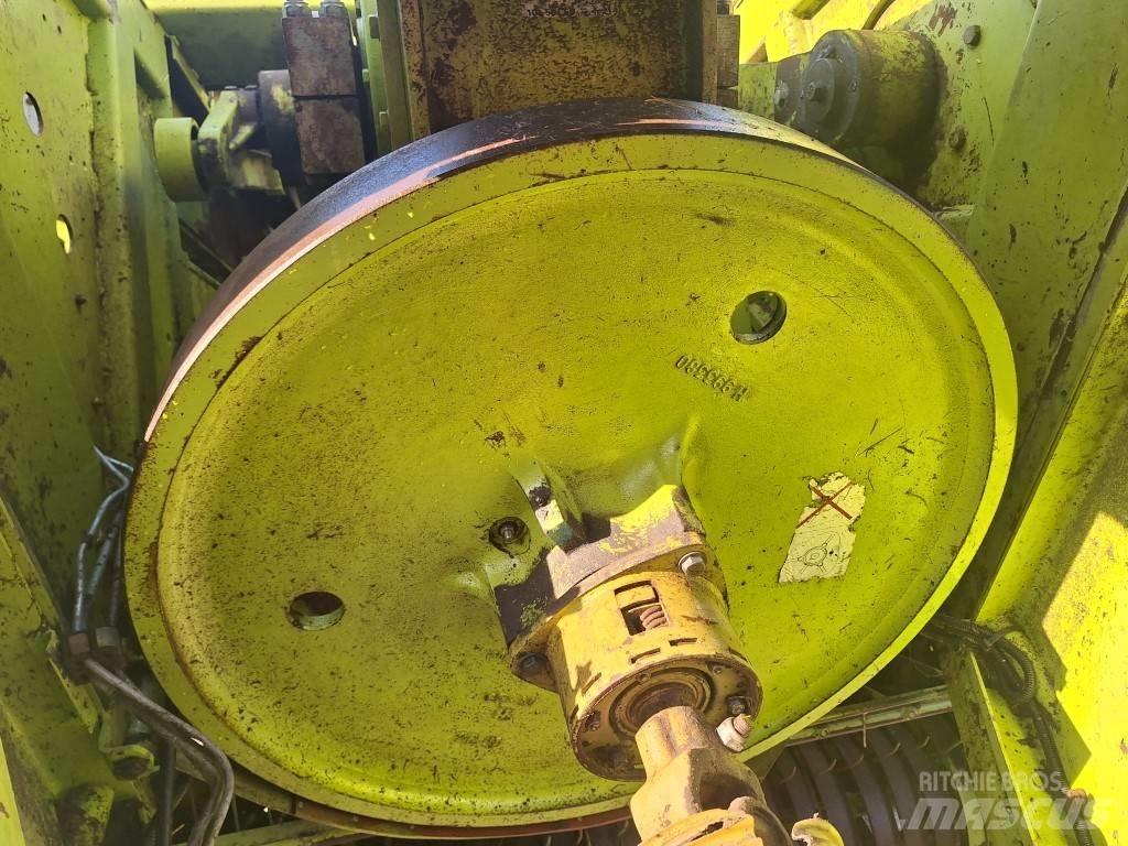 CLAAS Quadrant 1200 Lis na hranaté balíky