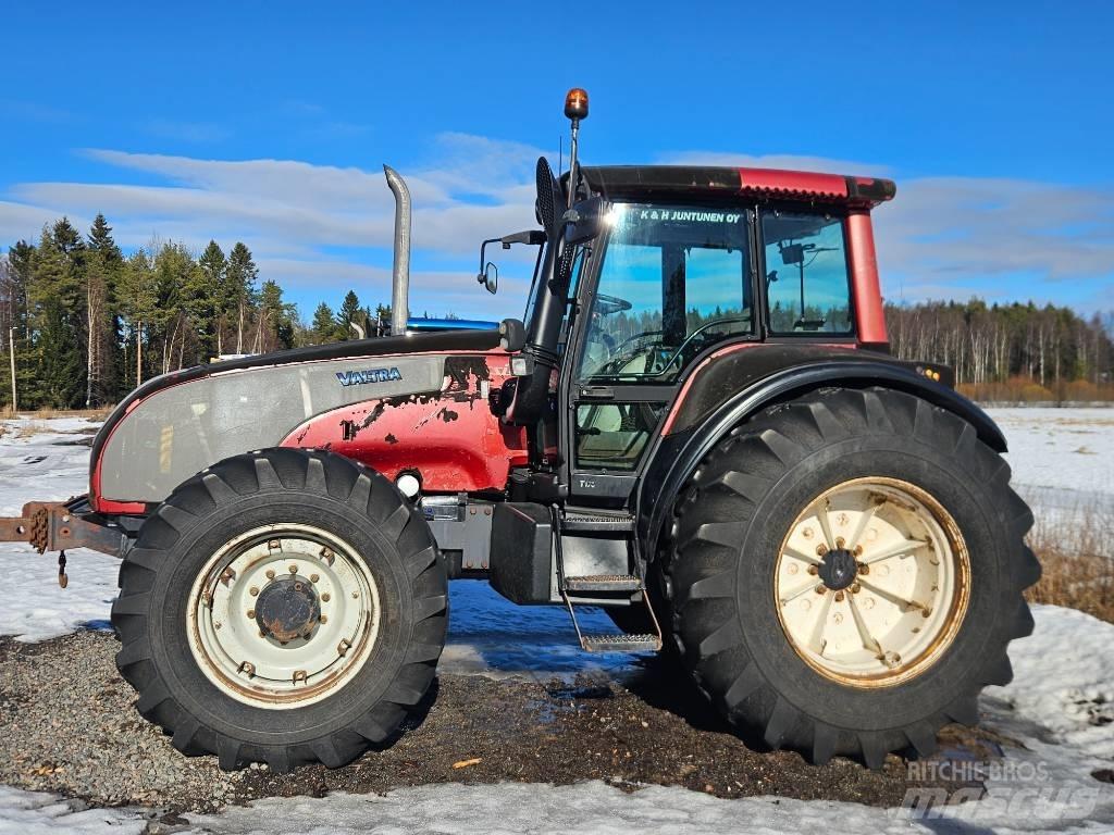 Valtra T 170 Traktory