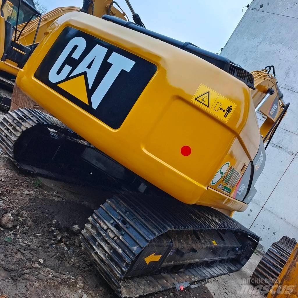 CAT 323 D Pásová rýpadla