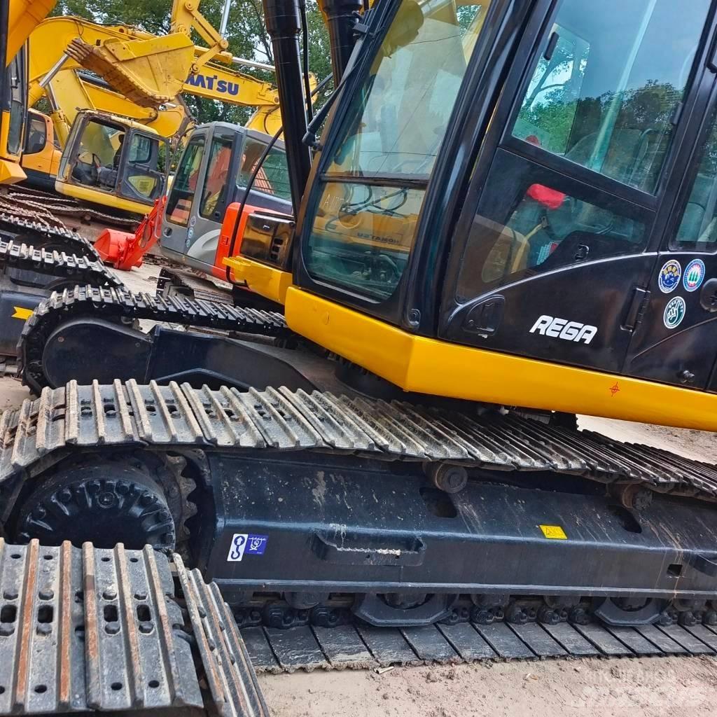 CAT 323 D Pásová rýpadla