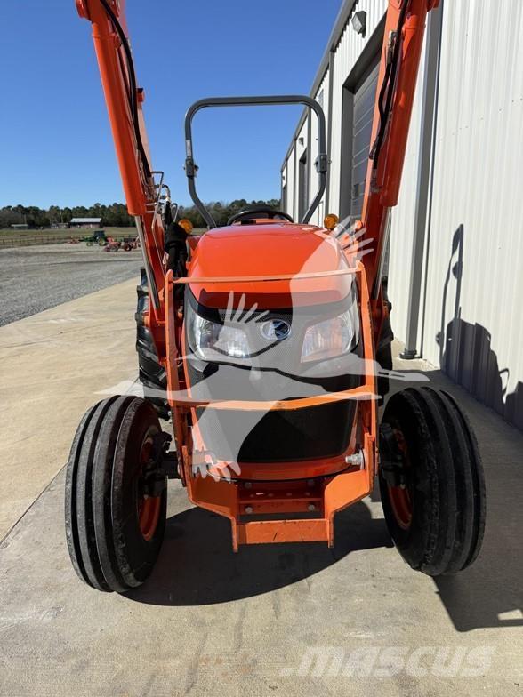 Kubota MX5200 Traktory