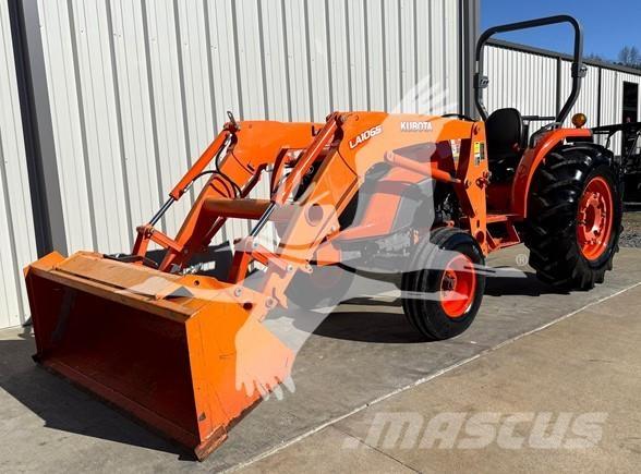 Kubota MX5200 Traktory
