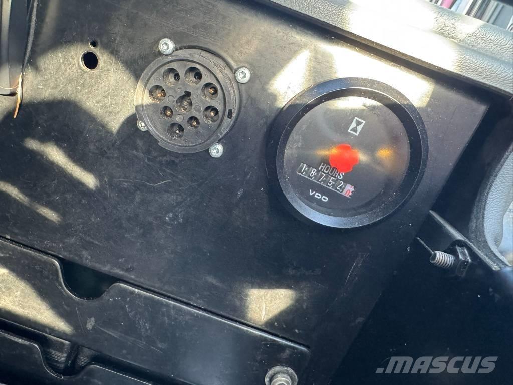 John Deere 1010 E Vyvážecí traktory