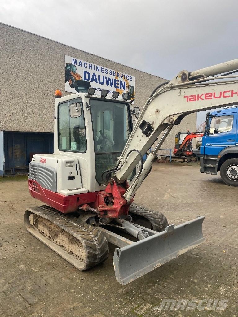 Takeuchi Tb235 Mini rýpadla < 7t