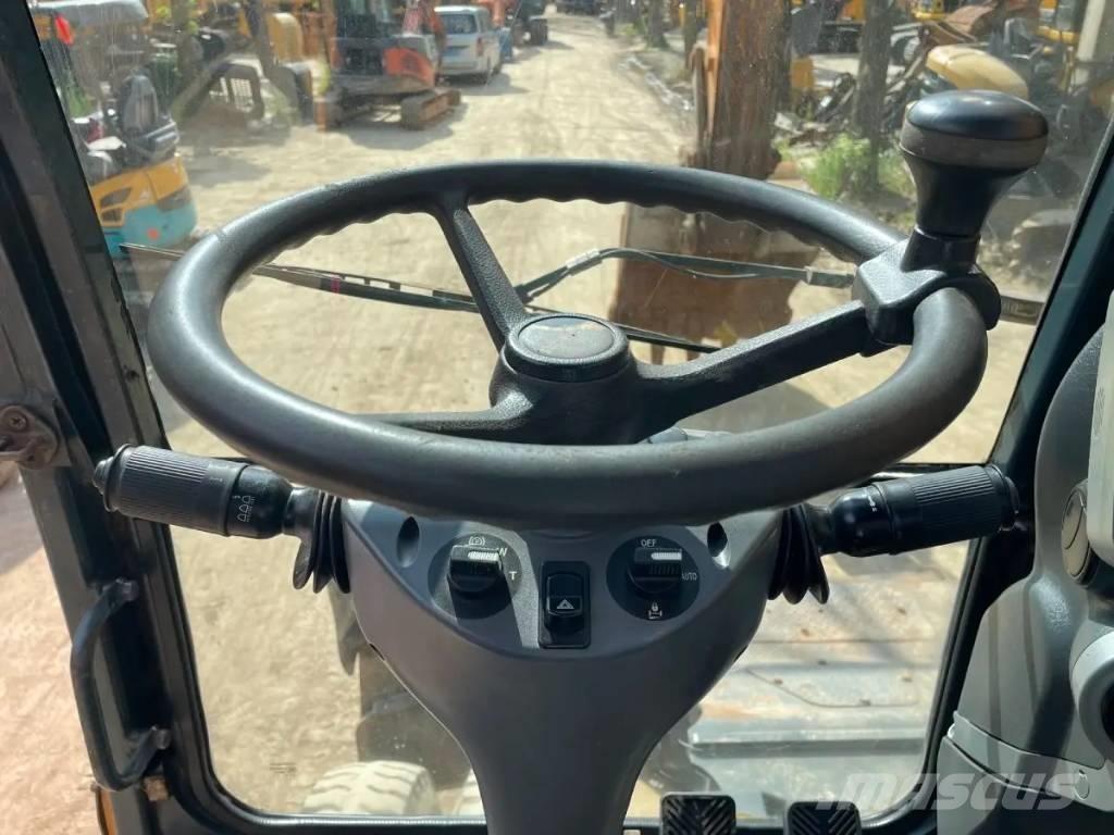 Hyundai R210W-9 Kolová rýpadla