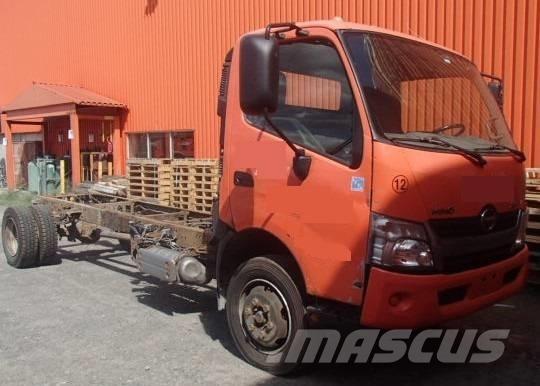 Hino 195 Nákladní vozidlo bez nástavby