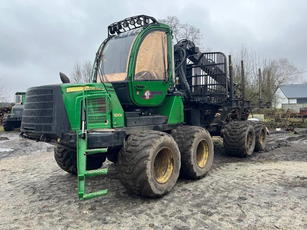 John Deere 1010 E Vyvážecí traktory