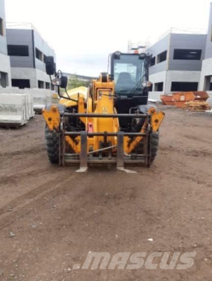 JCB 540-140 Teleskopické manipulátory