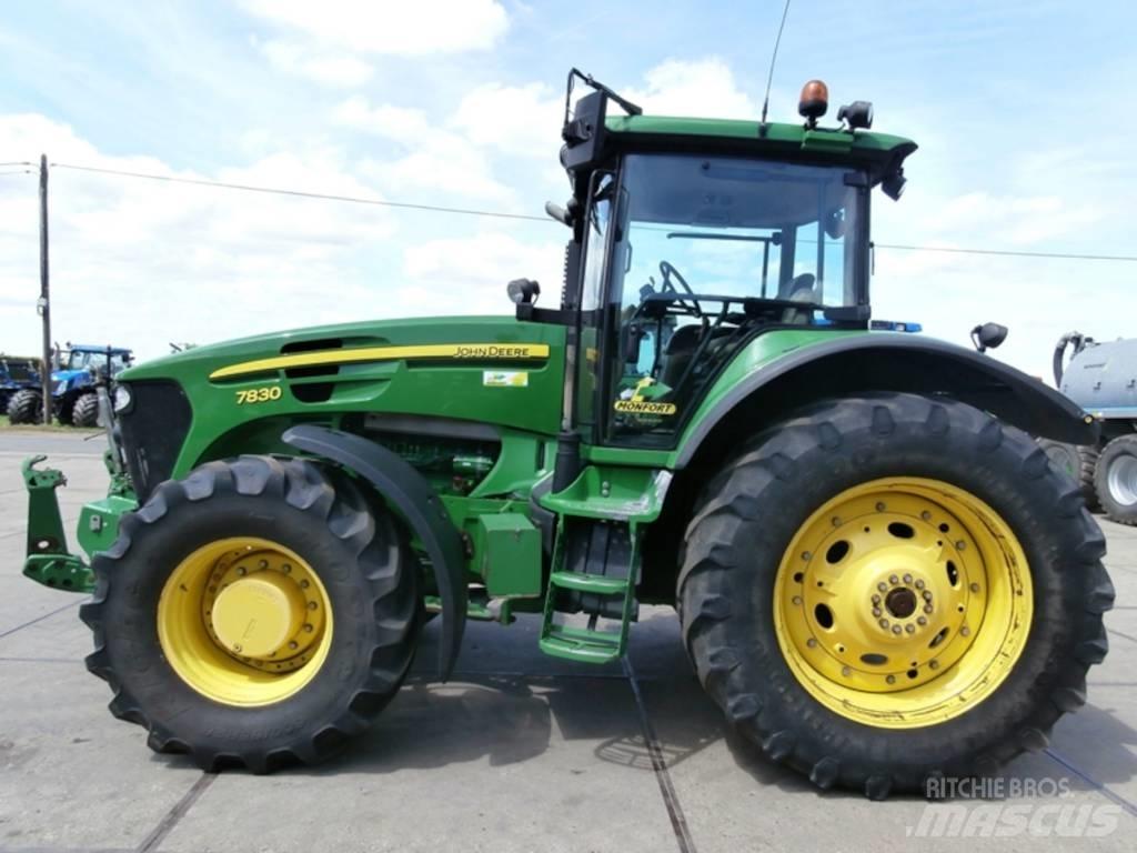John Deere 7830 TLS Traktory