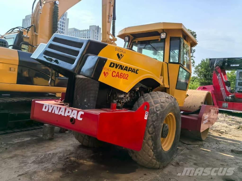 Dynapac CA 602 D Tahačové válce