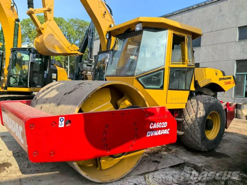 Dynapac CA 602 D Tahačové válce