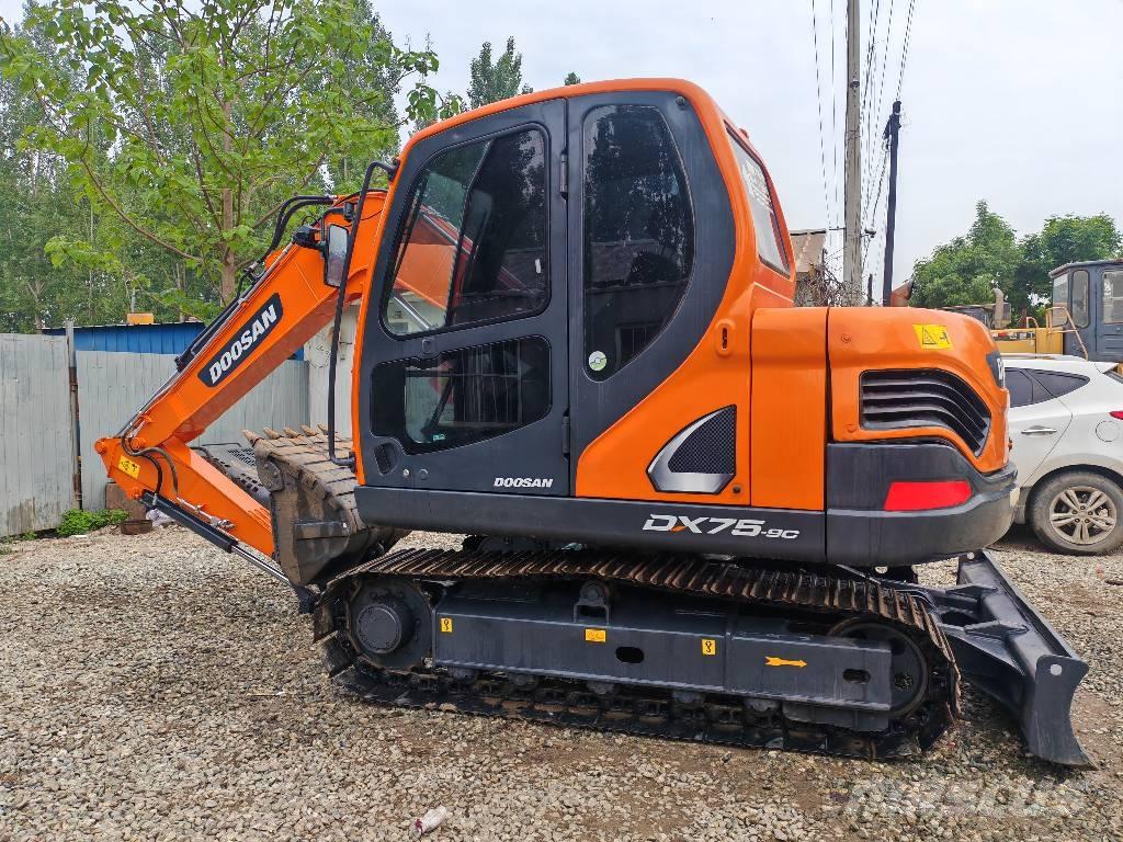 Doosan DX75-9C Midi rýpadla 7t - 12t