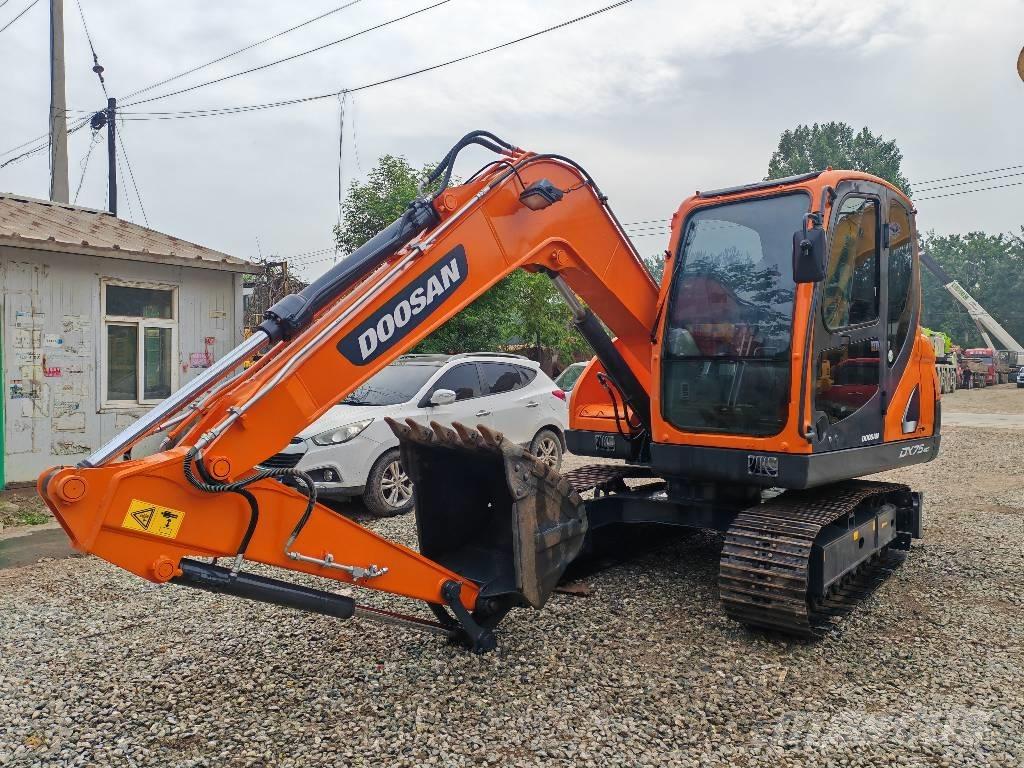 Doosan DX75-9C Midi rýpadla 7t - 12t