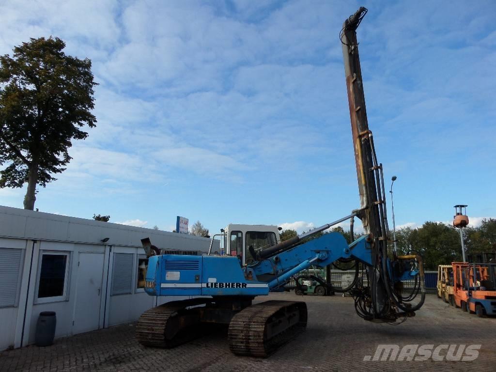 Liebherr R 902 Mobilní vrtná souprava