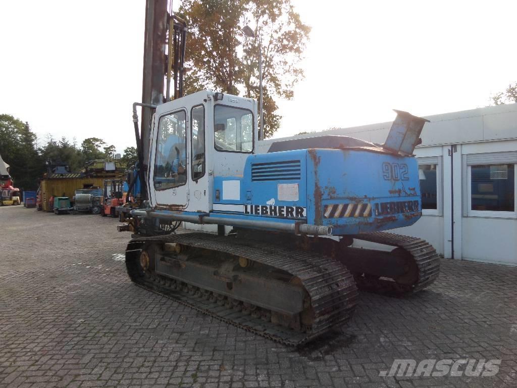 Liebherr R 902 Mobilní vrtná souprava