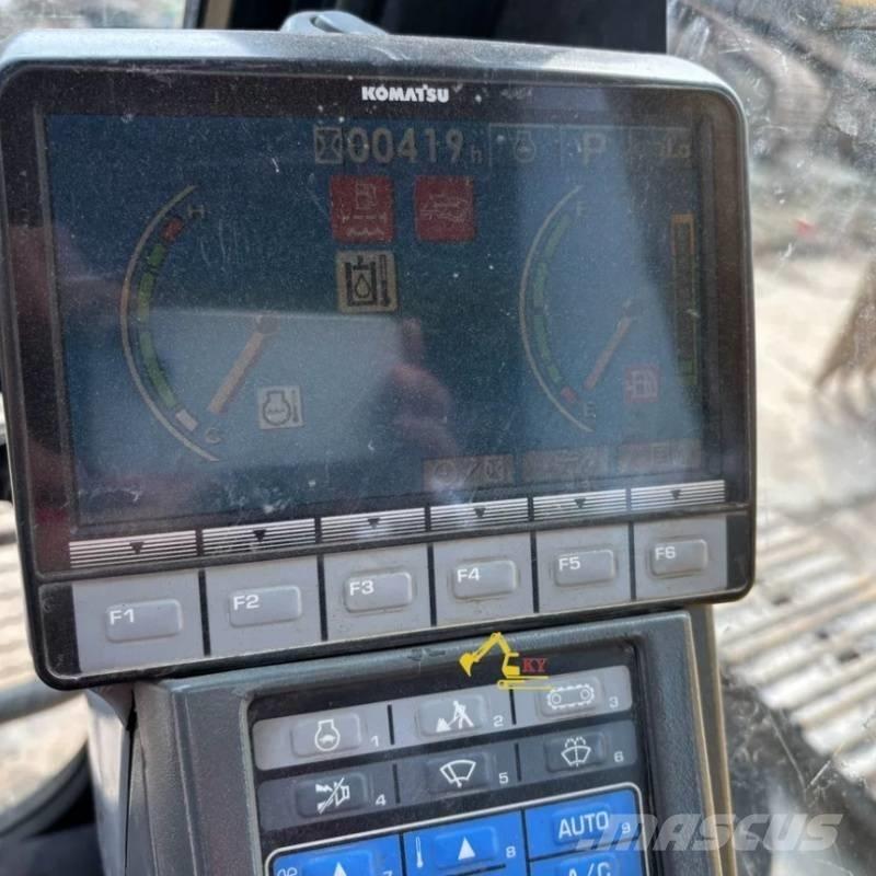 Komatsu PC 220-8 Pásová rýpadla