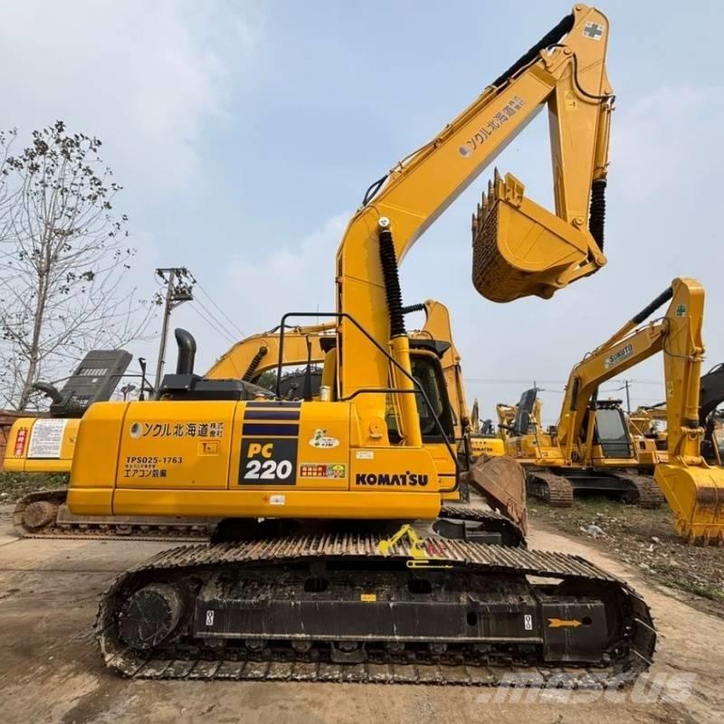 Komatsu PC 220-8 Pásová rýpadla