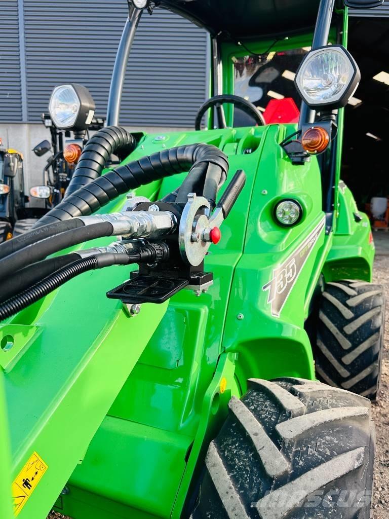 Avant 735 Víceúčelové nakladače