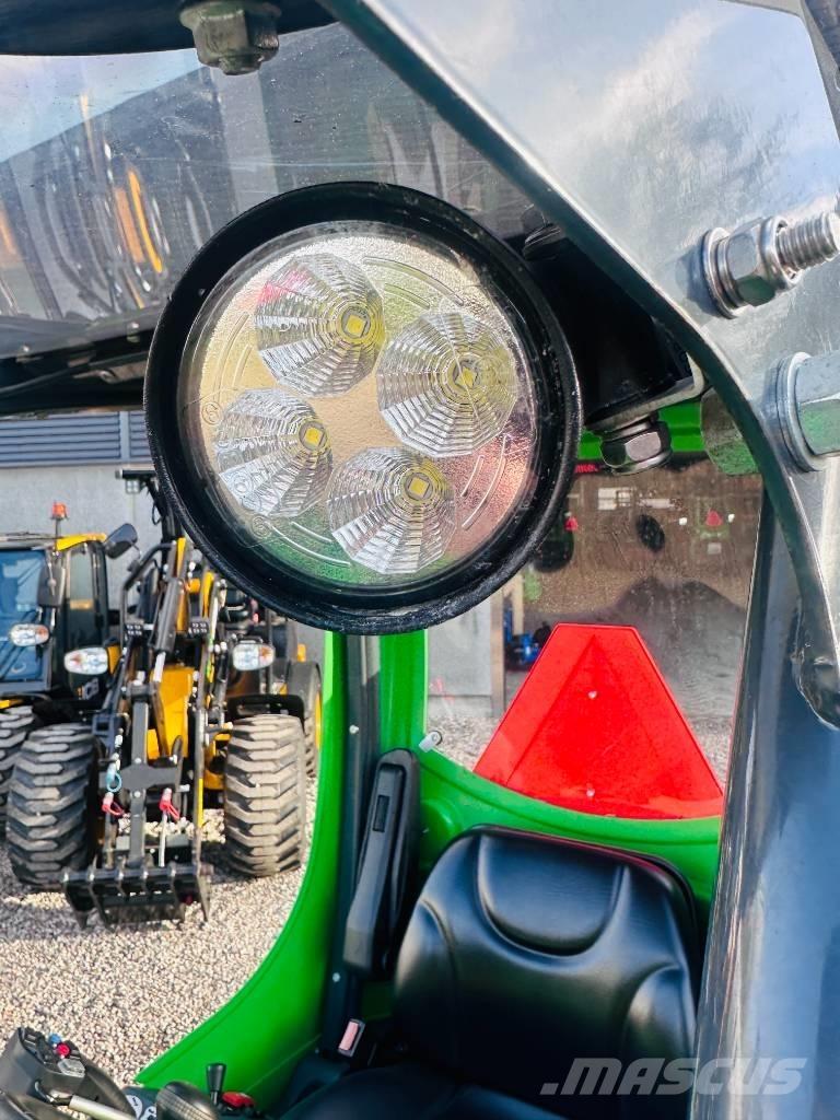 Avant 735 Víceúčelové nakladače