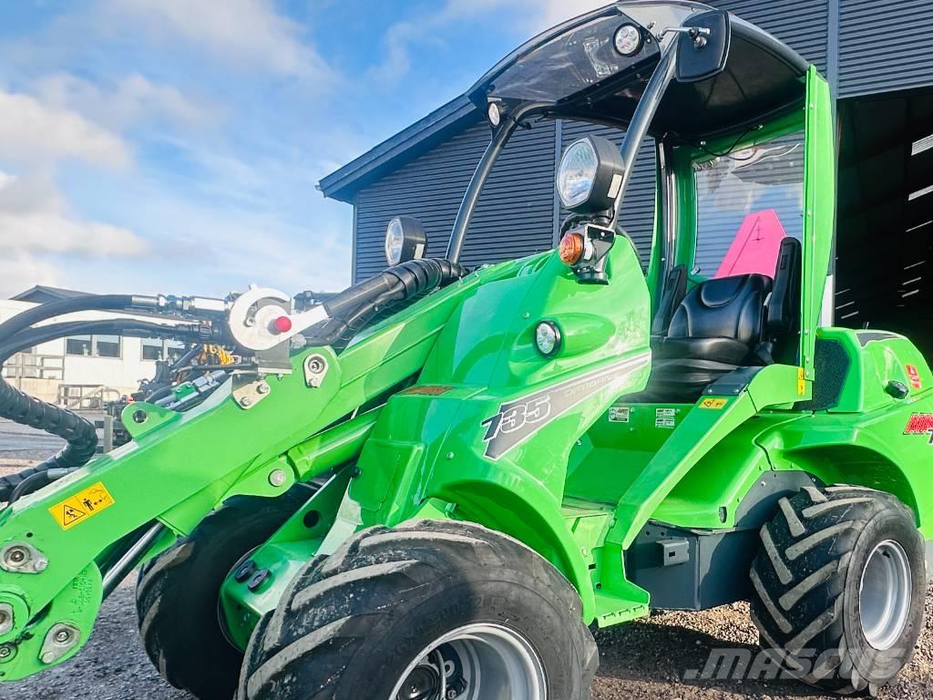 Avant 735 Víceúčelové nakladače