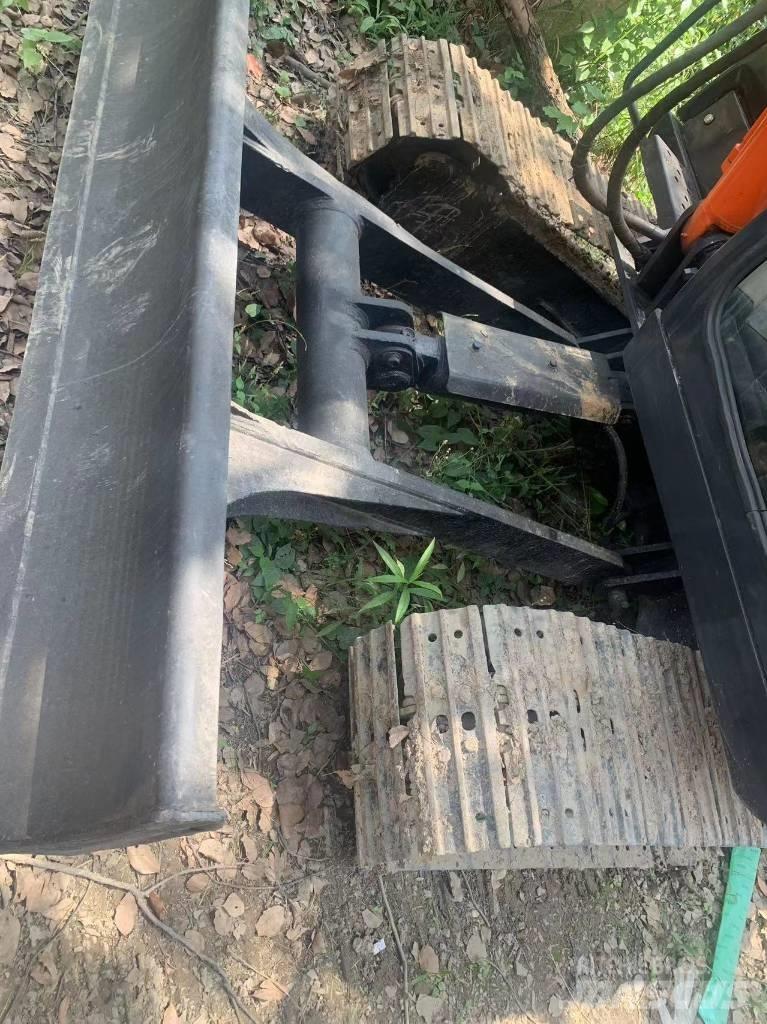 Hitachi ZX60 Pásová rýpadla