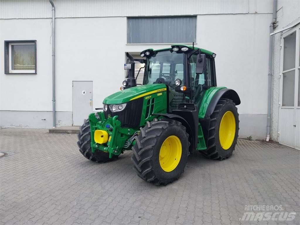 John Deere 6120M Traktory