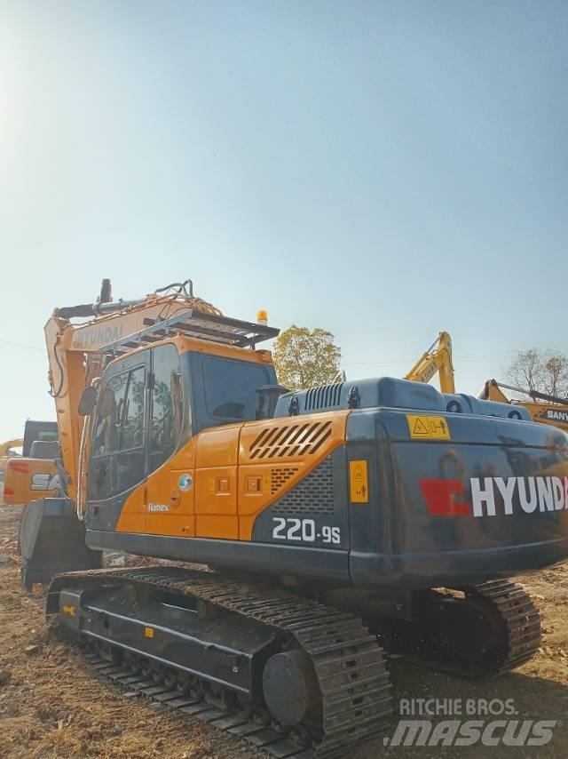 Hyundai R220-9 Pásová rýpadla