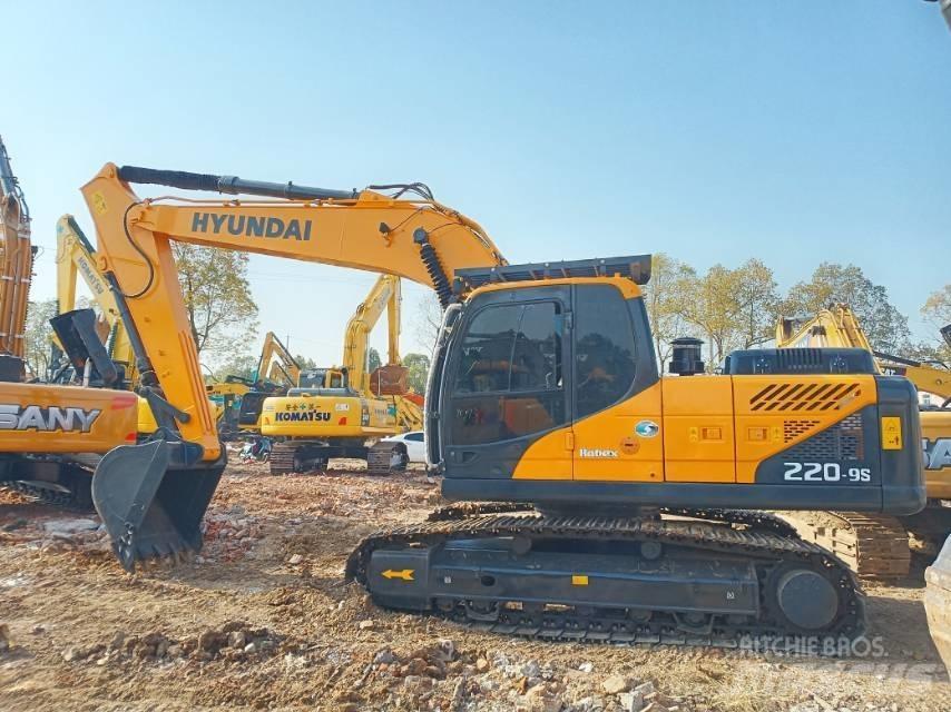 Hyundai R220-9 Pásová rýpadla