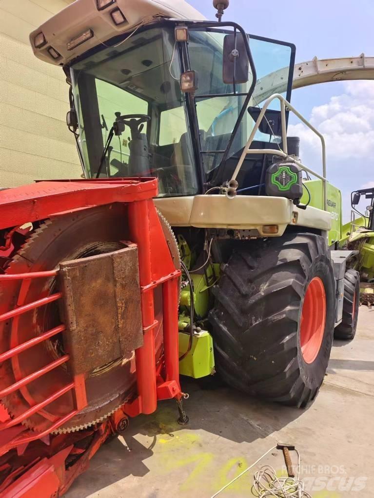 CLAAS Jaguar 870 Samojízdné sekačky