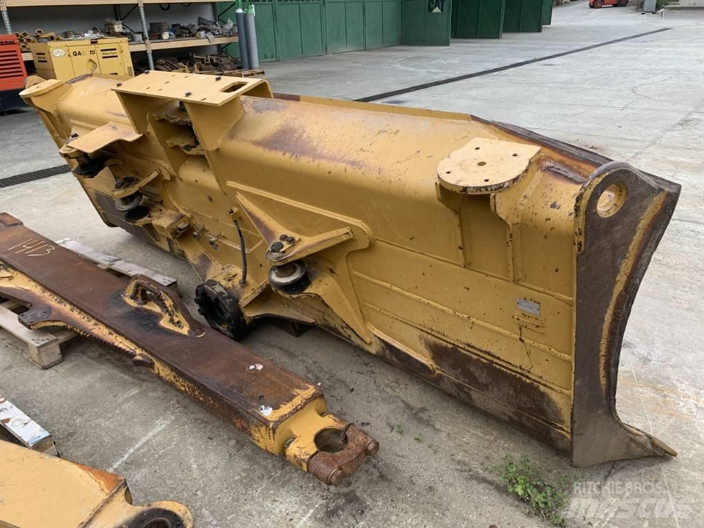 CAT D 6 T XLVP Pásové dozery