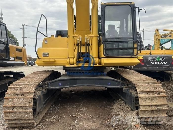 Komatsu PC450-8 Pásová rýpadla