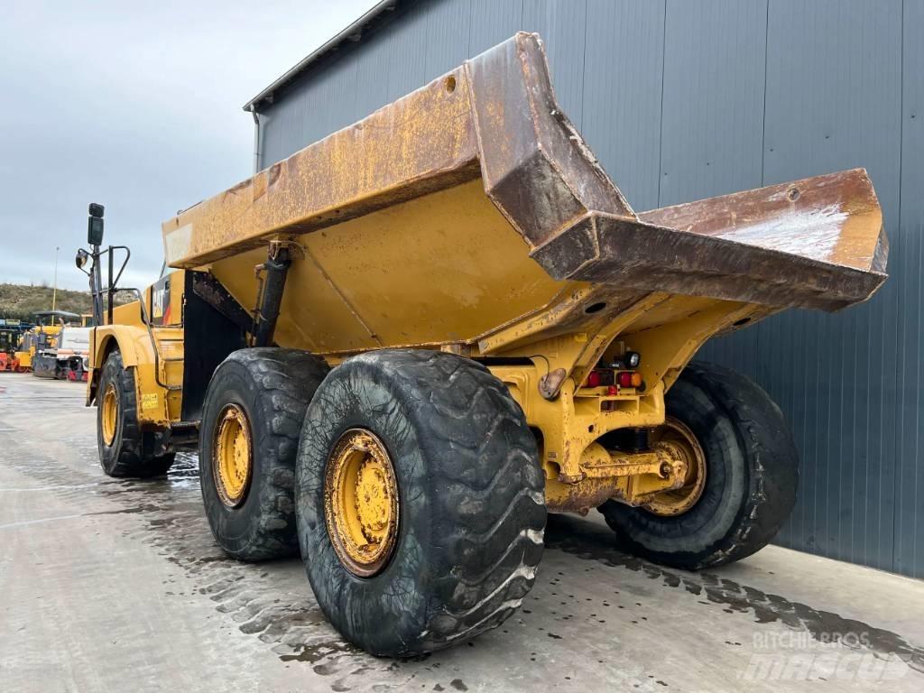 CAT 735B Kloubové dempry