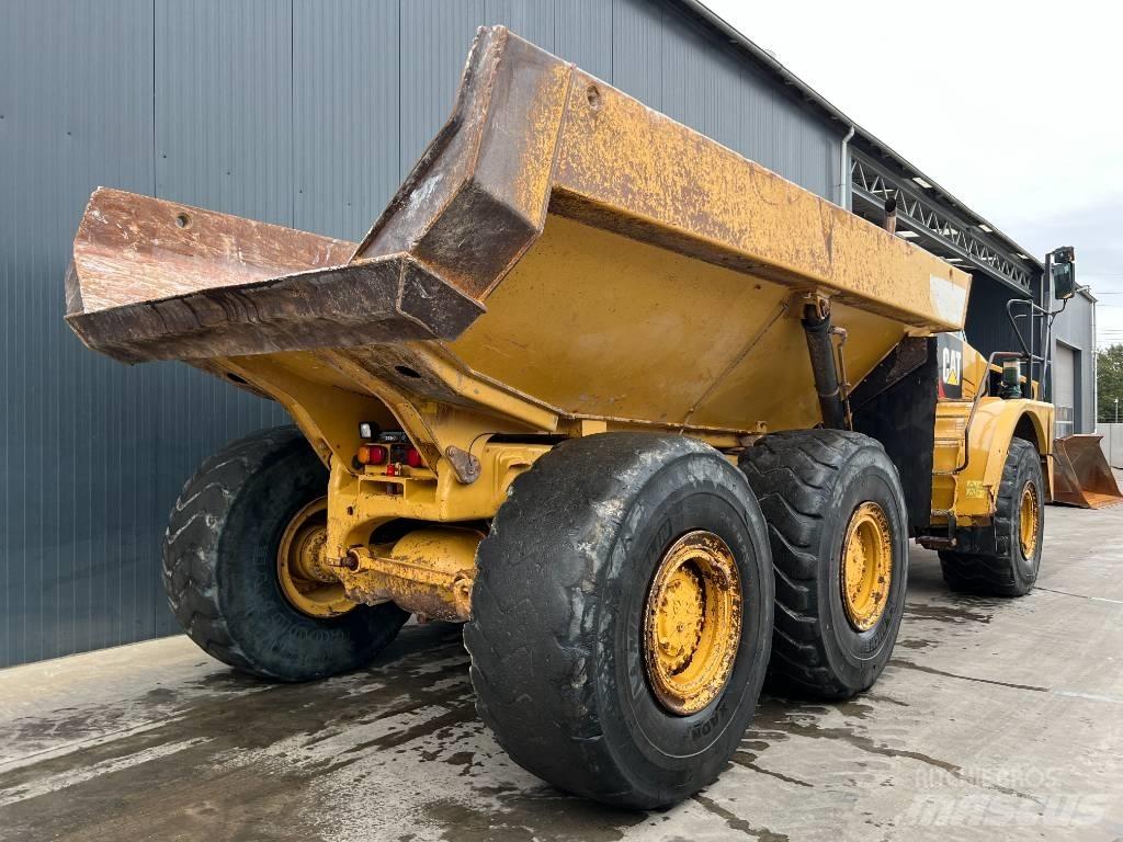 CAT 735B Kloubové dempry