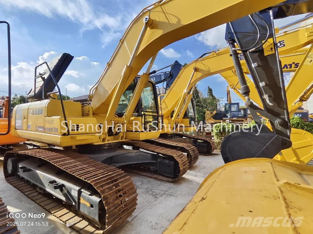 Komatsu 220-8 Pásová rýpadla