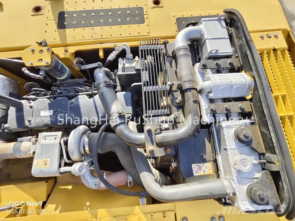 Komatsu 220-8 Pásová rýpadla