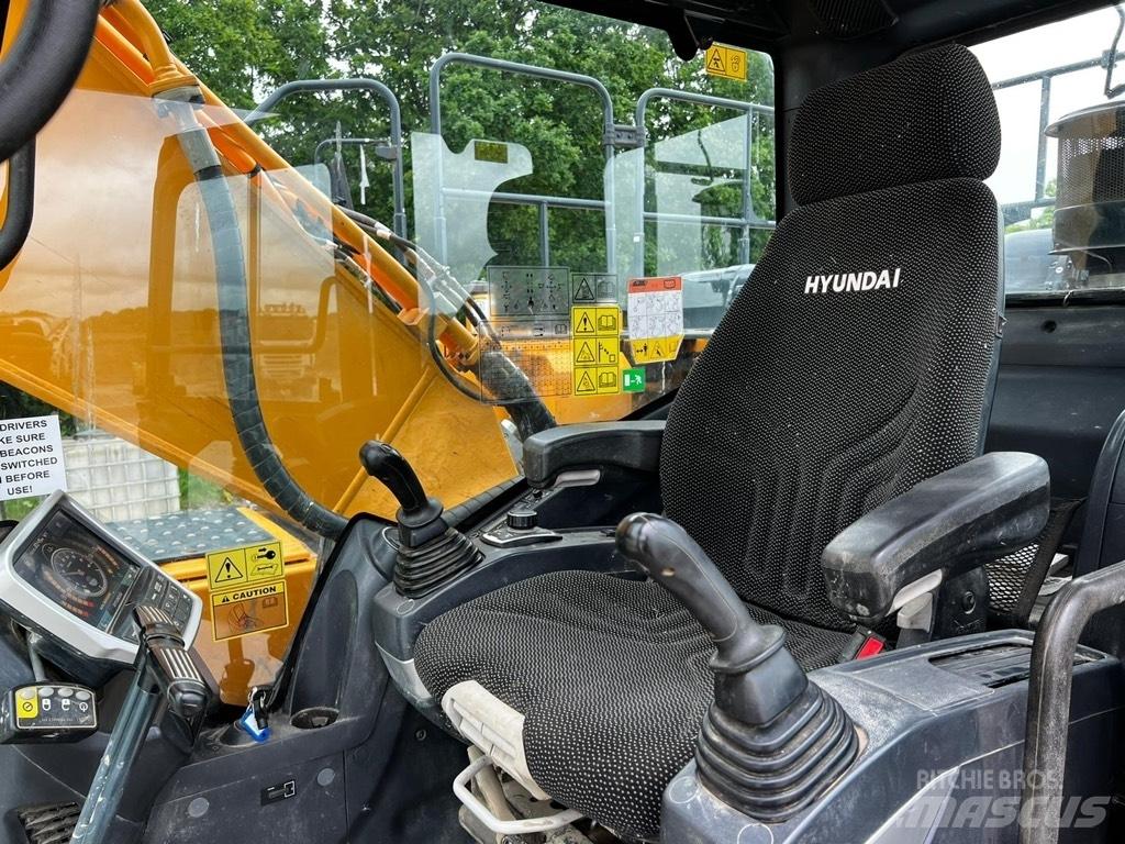 Hyundai HX 220 L Pásová rýpadla