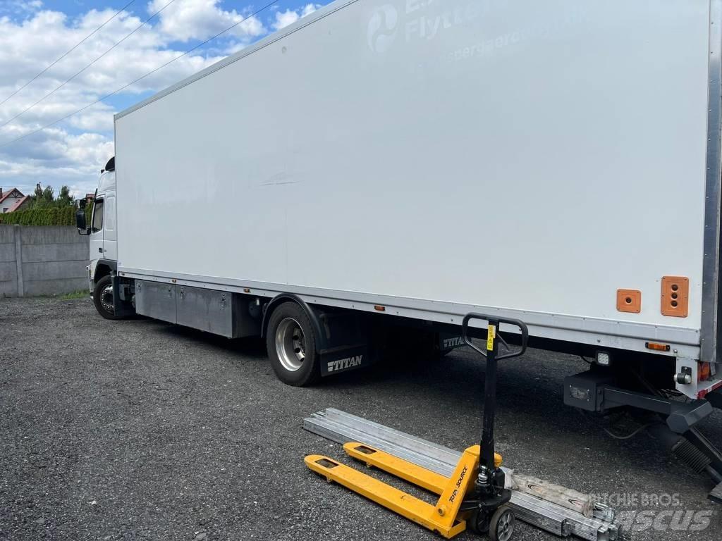 Volvo FM 330 Skříňová nástavba