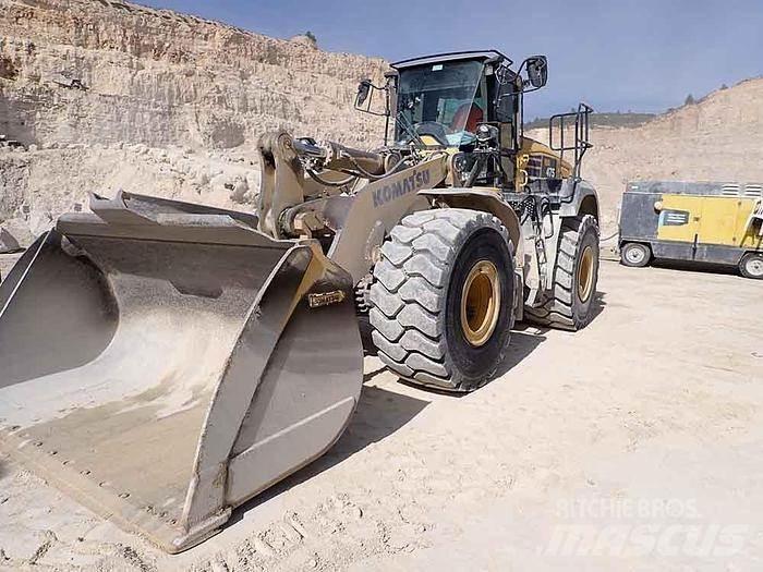 Komatsu WA475-10 Kolové nakladače