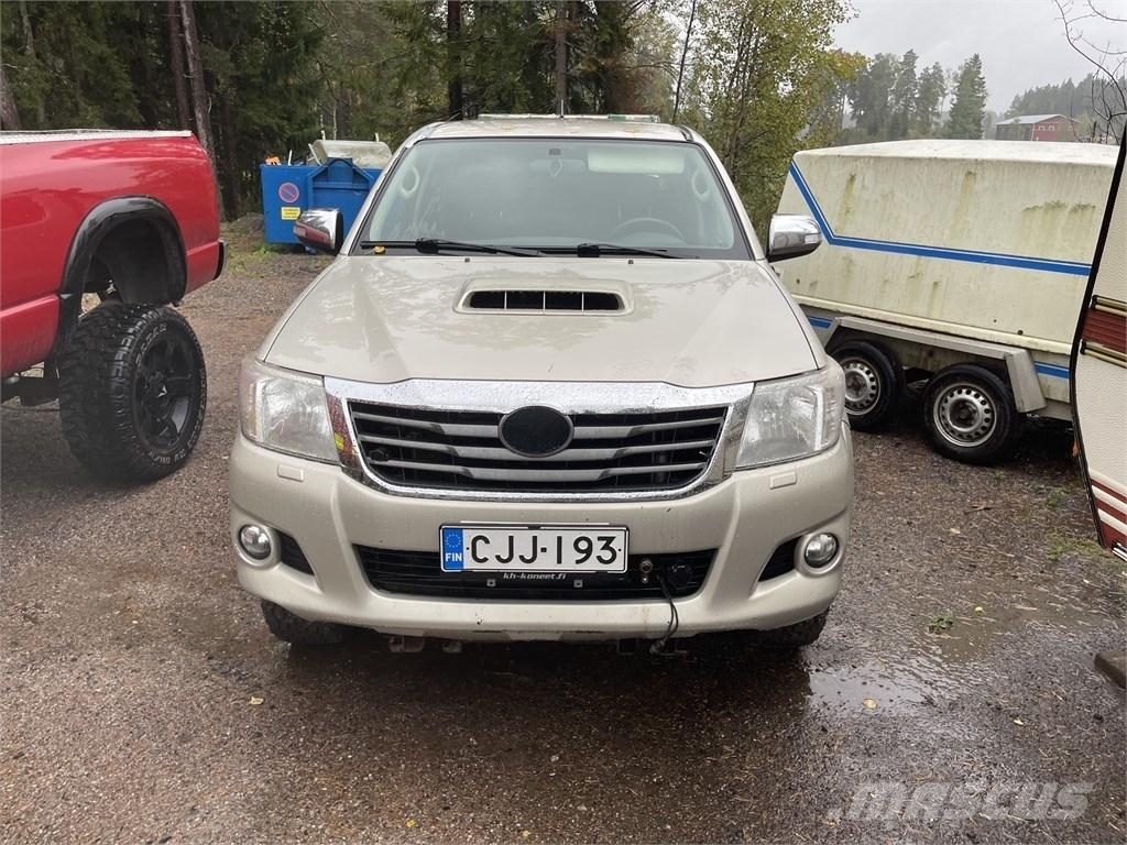 Toyota Hilux Komunální / Multi-užitková vozidla