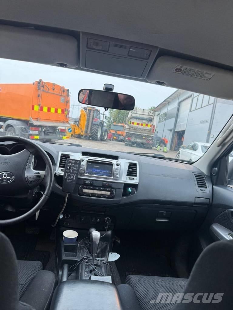 Toyota Hilux Komunální / Multi-užitková vozidla
