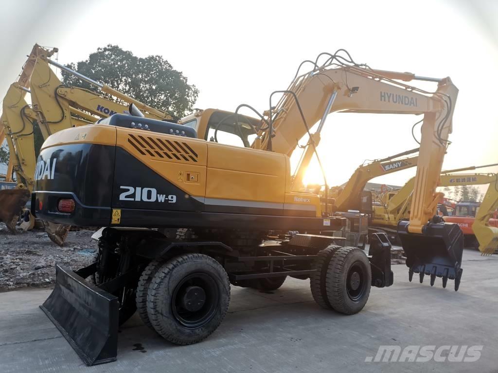Hyundai R210W-9 Kolová rýpadla