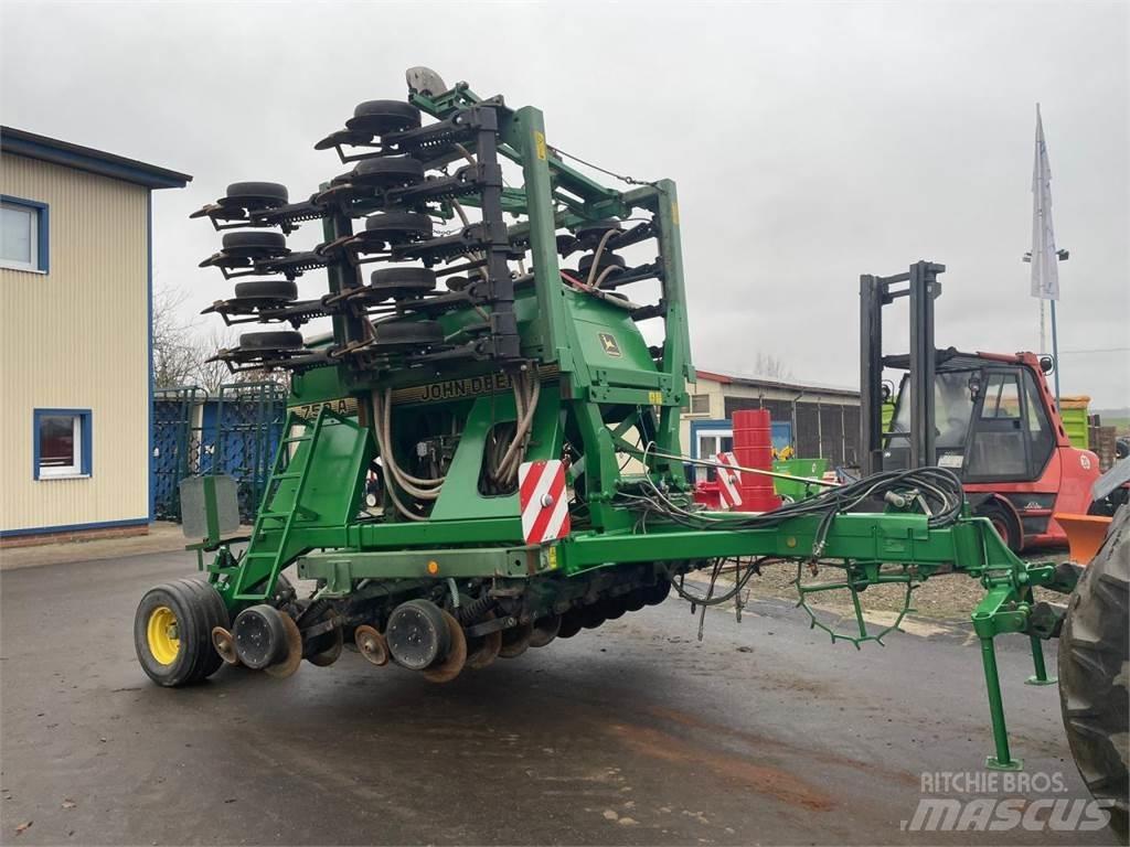 John Deere 750A 6m Přesné secí stroje