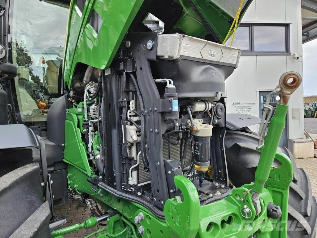 John Deere 6R195 Traktory